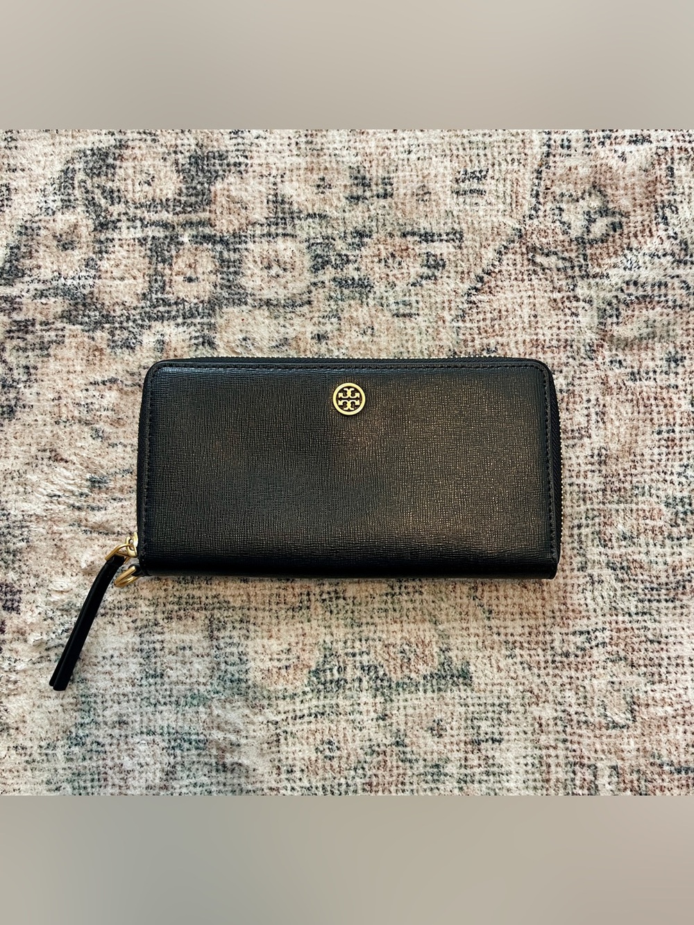NWOT Tory Burch Black and Navy Robinson Card Case Wallet